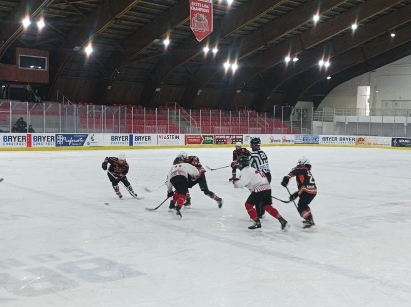 Gólgazdag mérkőzéssel tovább fokozta előnyét a gyergyói rókalányok csapata | Székely Sport