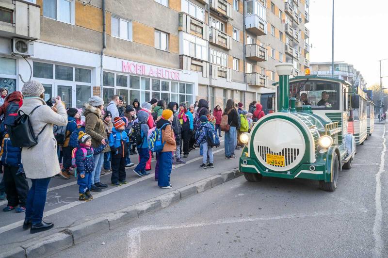 Különleges élmény vár a sepsiszentgyörgyi diákokra, hiszen kalandvonaton utazhatnak, miközben felfedezik a lábbuszozás izgalmas világát.