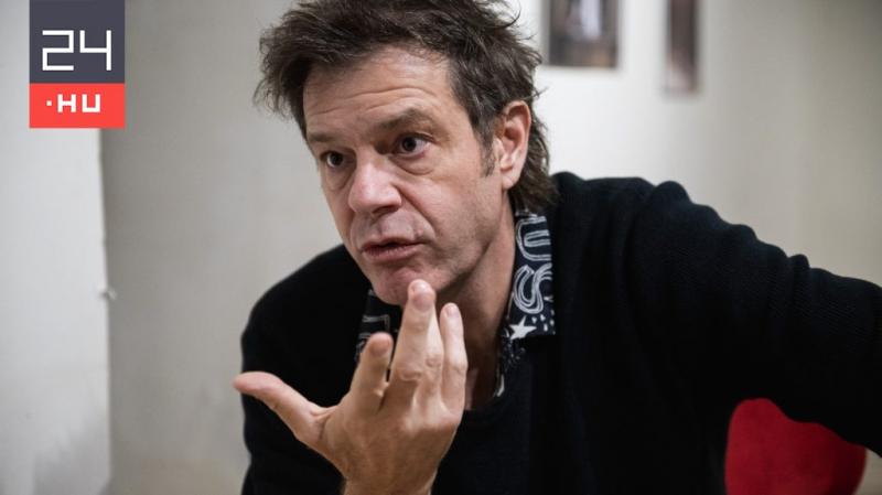 Till Attila elindult sétálni a kutyájával, de sajnos váratlan baleset történt, és a hűséges négylábú elesett.