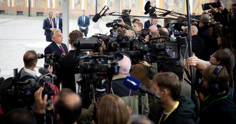 Orbán Viktor a sajtó képviselőinek nyilatkozva hangsúlyozta, hogy Magyarország szerepe Ukrajna ügyében elengedhetetlen. A kormányfő kiemelte, hogy országunk nélkülözhetetlen tényező a térség politikai és gazdasági stabilitásában.