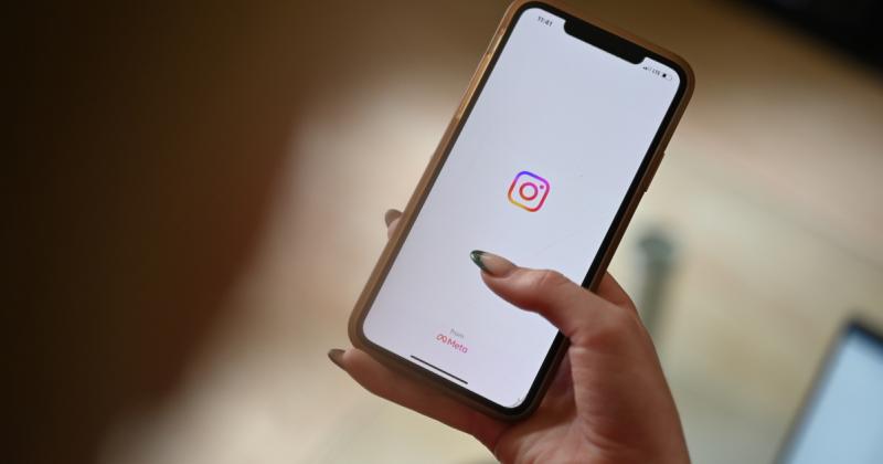 Az Instagram hivatalosan is cáfolta azt a pletykát, miszerint lehallgatná felhasználóit.