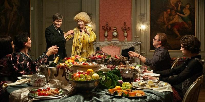 Mr. K: A munka etikája

Mr. K, a munka világának tapasztalt alakja, mindig is nagy hangsúlyt fektetett a munkamorálra. Számára a munka nem csupán kötelezettség, hanem egy lehetőség is, hogy fejlődjön és hozzájáruljon a közösséghez. Úgy véli, hogy a kitart