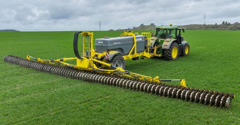 Fedezd fel a precíziós műtrágyázás új dimenzióját a gyökérzónában! Ismerd meg a Bednar Neveon innovatív megoldását, amely forradalmasítja a növénytermesztést. Ne hagyd ki a részletes videót, amely bemutatja a technológia előnyeit és működését!