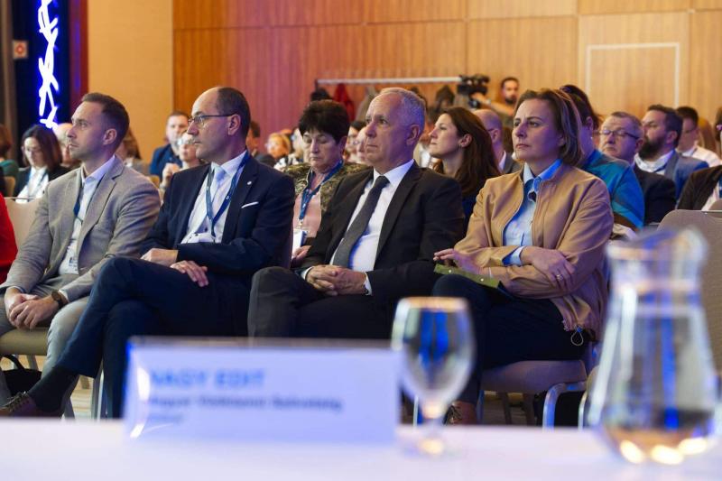 Egy konferencián elemzik a víziközmű szektor jövőbeli feladatait és a területet érintő kihívásokat.