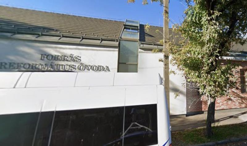 Késes férfit tartóztatott le a rendőrség egy budapesti óvoda területén.